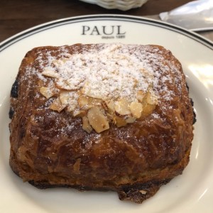 crema, avellanas y chocolate
