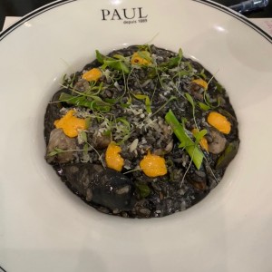 Risotto en tinta de calamar.