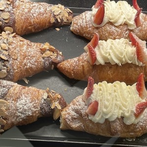 Postres - Eclair de Fresa