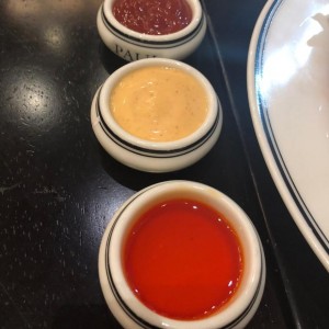 Mayonesa de Kimchi y Aceite de Paprika.
