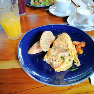 Omelet con Jamon y queso de Cabra