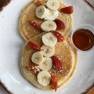 Pancake con fresa y banano