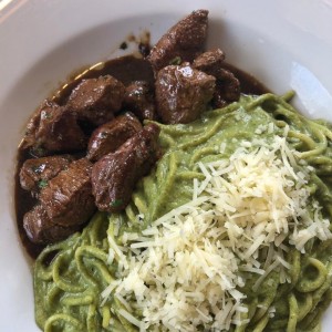 el mejor espagueti de pesto con lomo