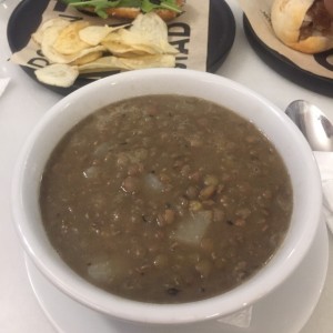 sopa de lentejas