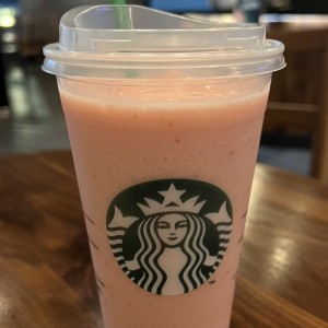Frapuchino de yogourt y fresas