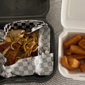 Medio Pollo asado con yuca