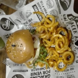 4 cheese y bacon con papas