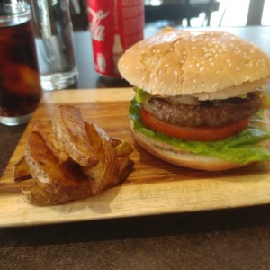 hamburguesa y papas