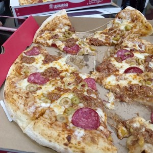 Pizza mediana 3 ingredientes