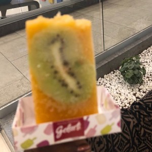 paleta de mango/ kiwi