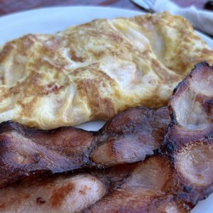 Omelette de queso con bacon