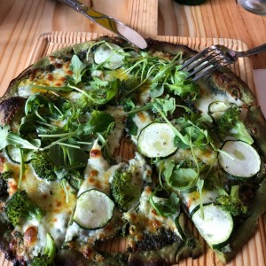 Pizza Clorofila con masa de cerveza