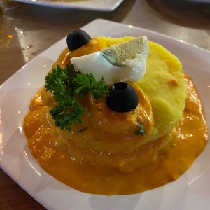 Causa de camarones