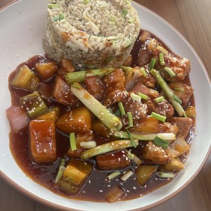 Puerco Agridulce con arroz Chaufa