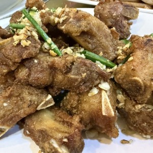 Costillas Salteados con Ajo