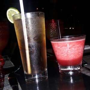 daiquiri de fresa y ron cola