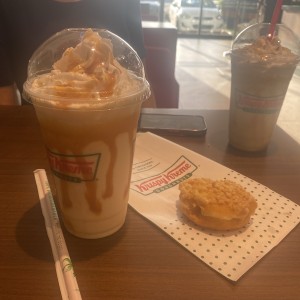 Frape de caramelo y New York chescake done
