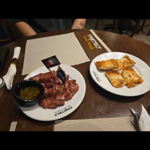ENTRADAS - MIX DE CHORIZO
