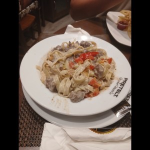 PASTAS - STEAK FETUCCINI
