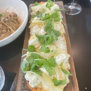 Pizza cuatro quesos