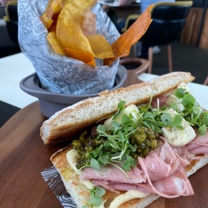 panini de mortadela