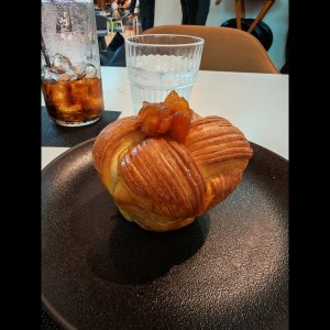 Sweets - CRUFFIN MANZANA