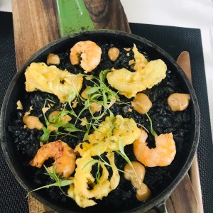 Socarrat de Calamares y Camarones