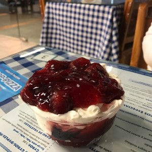 yogurt griego toping de fresas