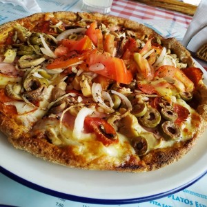 Pizza mediana Ateniense