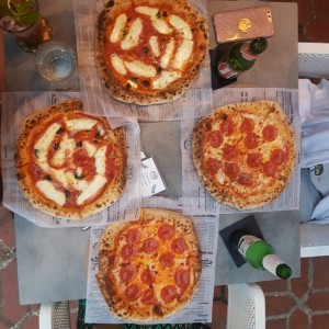 pizza Margherita y pepperoni