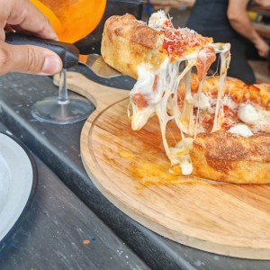 Pizza Deep Dish