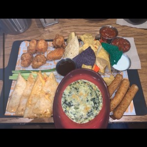 plato de entradas muy bueno y variado