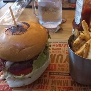 hamburguesa de cerveza y tocino
