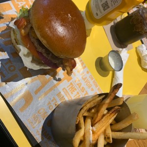 Bacon Cheedar Cheese Burger