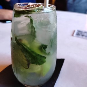 Limonada con hierbabuena