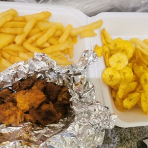 Combo fajitas con papas fritas y platanitos