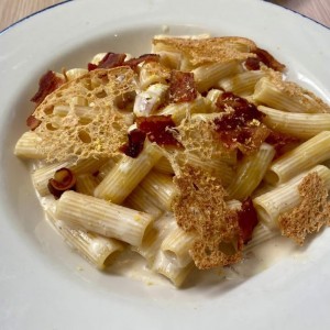 Rigatoni Ni Carbonara Ni Alfredo