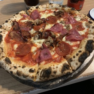 Pizzas Tradicionales - Pizza Carnivor