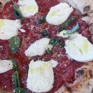 Pizzas Tradicionales - Pizza Margherita Napolitana