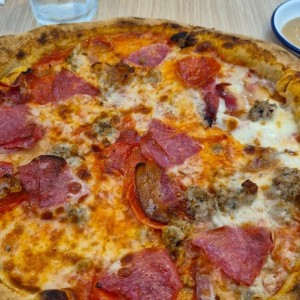 Pizzas Tradicionales - Pizza Carnivor