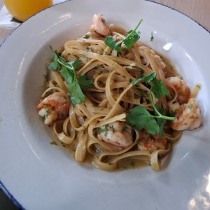 Fetuccini Aglio, Olio E Gamberetti