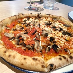 Pizza de hongos, masa gluten free