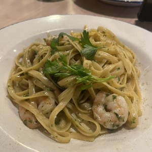 Fetuccini Aglio, Olio E Gamberetti