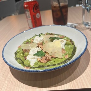 Gnocchi Al Pesto Rustico