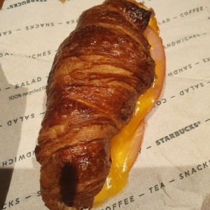 croissant jamon y queso