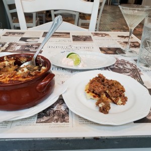 Moussaka y taramasalata