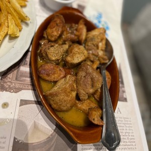 Cerdo Pollo y chorizo