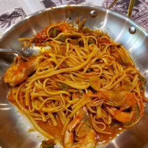 lenguini con camarones