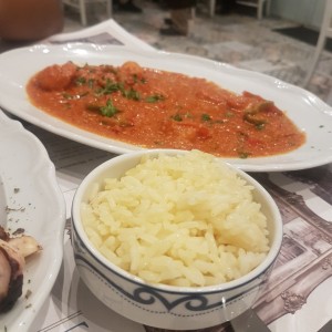Camarones en Salsa de Pimientos y Tomate