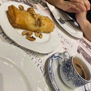 Galaktoburiko y Cafe Griego.